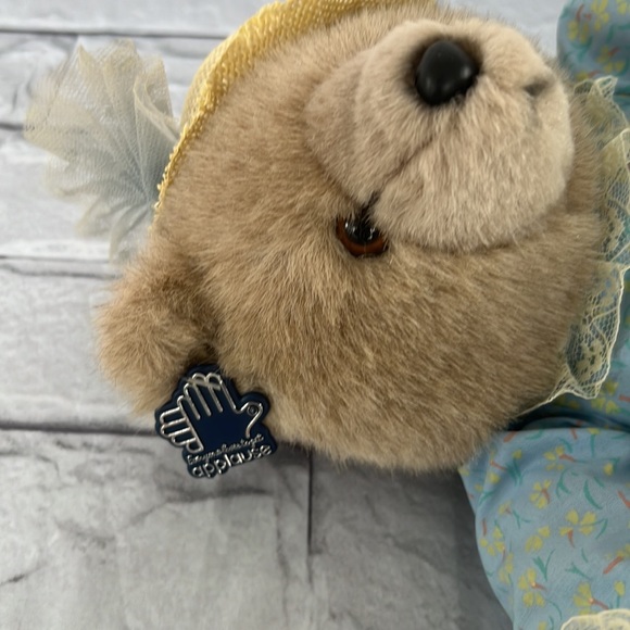Vintage Applause 1986 Bear in dress and hat, ear tag - Picture 8 of 8